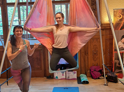 Schwebe höher: Die Yosana Aerial Yoga Hängematten waren ein Highlight des MenoDay 2024!